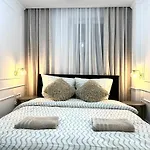 Kotlarska 2 - Self Check-in 20h - 300m Main Square Apartament